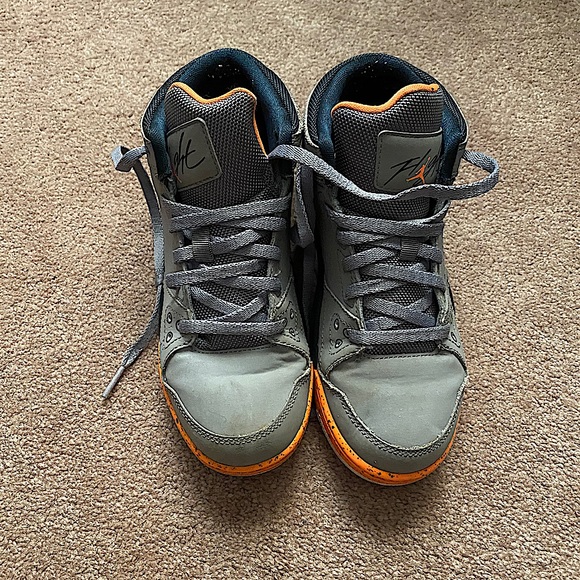 Jordan Other - Boys Jordan Flights size 2
